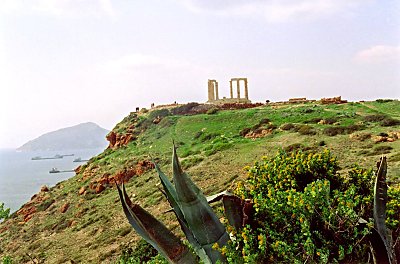The temple is placed on the southern tip of the peninsula of Attica, and was of great importance to the sailors back in the old days. When they saw the Poseidon-temple they knew they were almost back home.