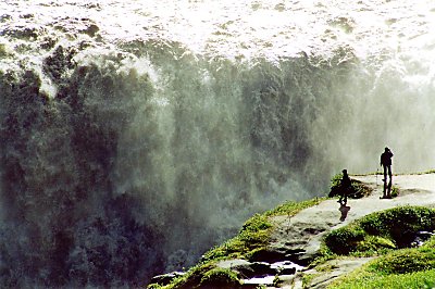 Dettifoss - It's Mr. and Ms. Benvenuto from Milano watching closely.