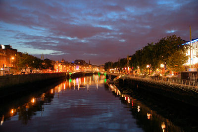 Liffey by night