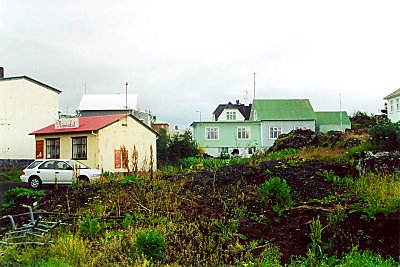 Billede fra Hafnarfjorður - lige her skulle der angiveligt bo både skjulte folk, alfer og lysfeer - men jeg kan altså ikke se nogen!?